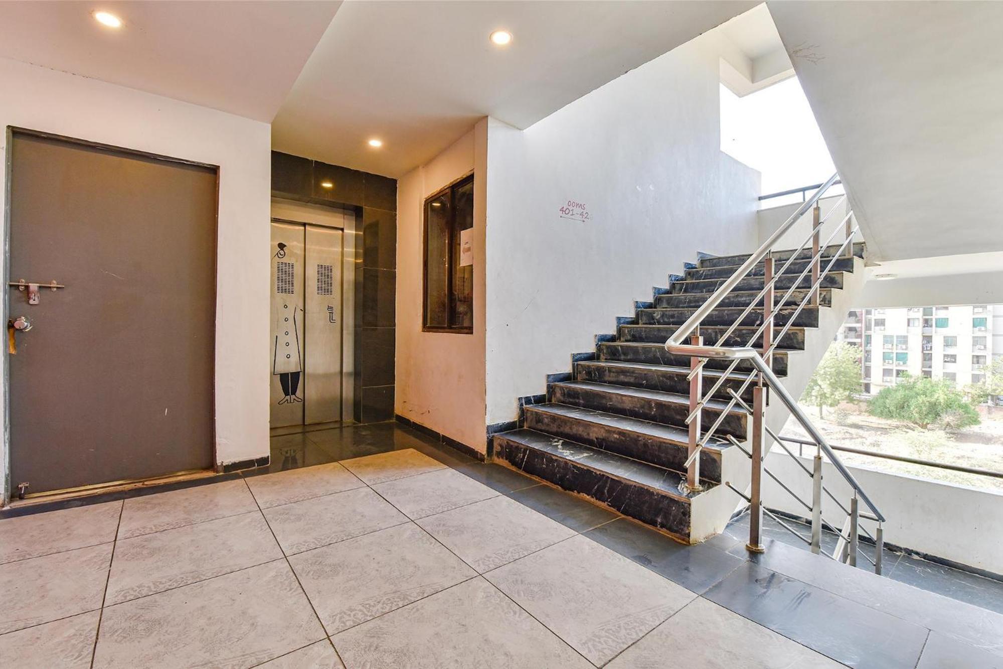 Fabhotel Ny Townhouse Ahmedabad Luaran gambar