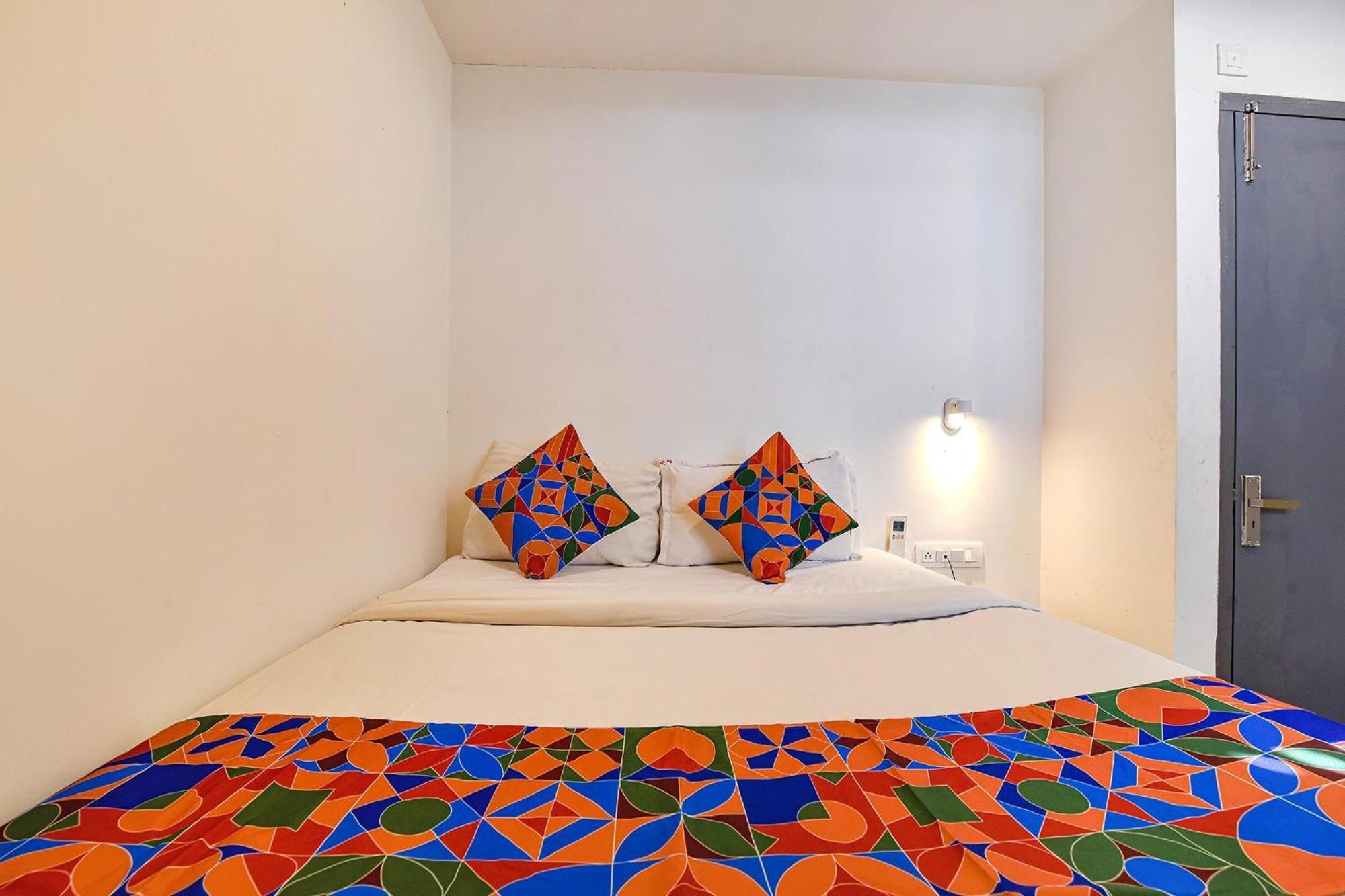 Fabhotel Ny Townhouse Ahmedabad Luaran gambar