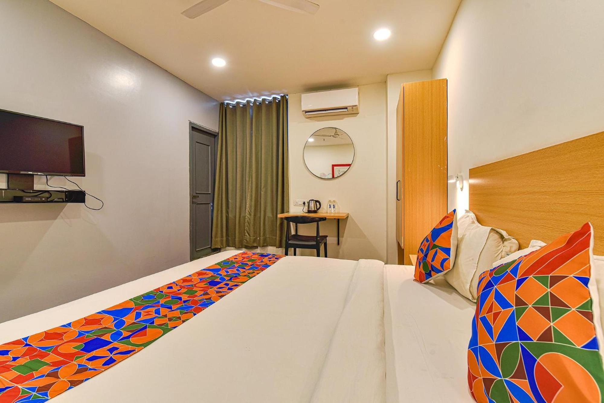 Fabhotel Ny Townhouse Ahmedabad Luaran gambar