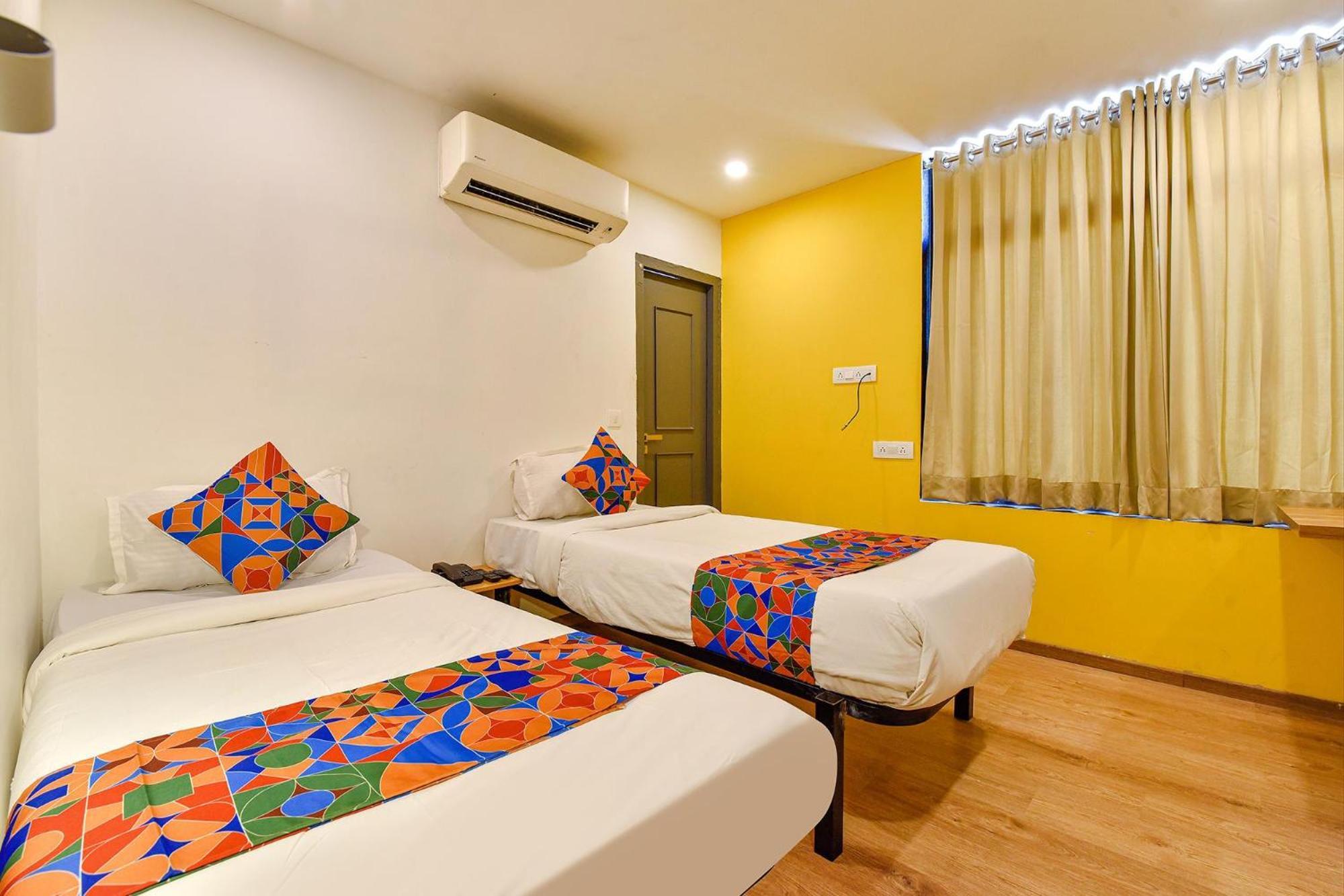 Fabhotel Ny Townhouse Ahmedabad Luaran gambar