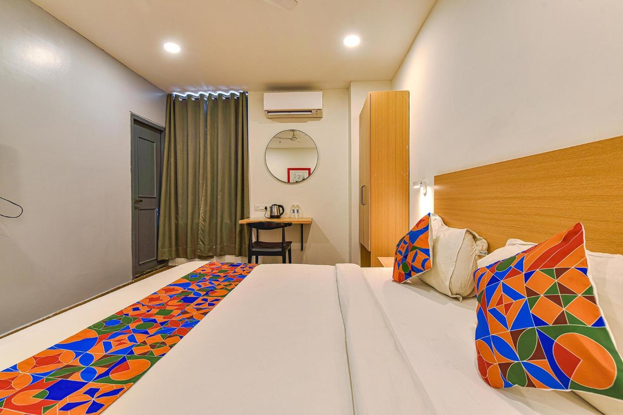 Fabhotel Ny Townhouse Ahmedabad Luaran gambar